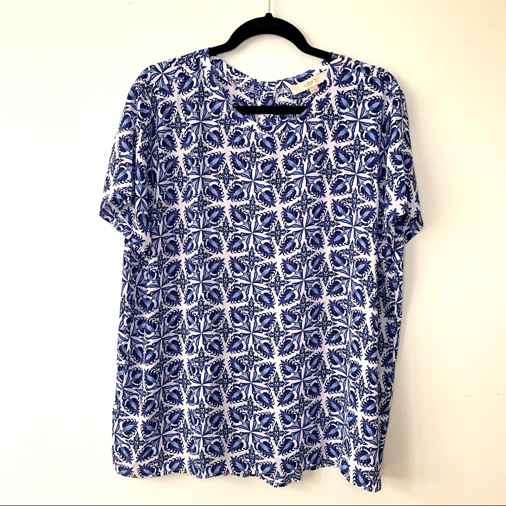 LOFT Floral Tile Back Pleat Top